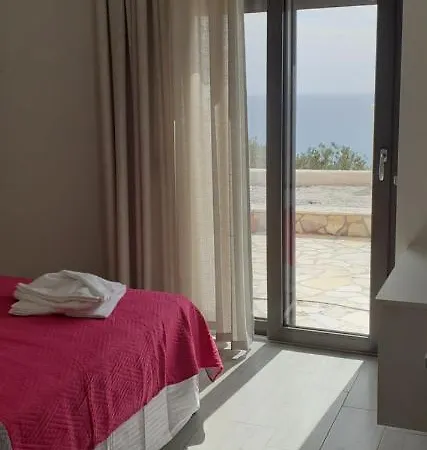 Vila Liocharis Akro 1