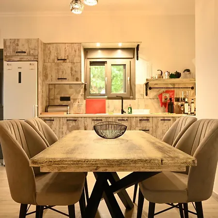 Liocharis Akro 1 로우드하타